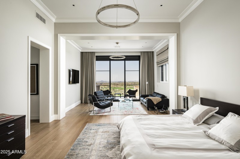 Secondary Primary Suite