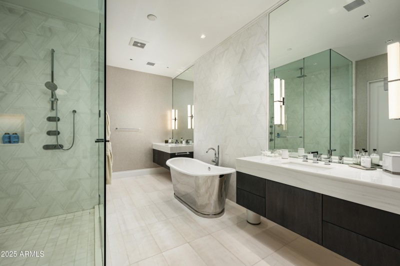 Secondary Primary Bath