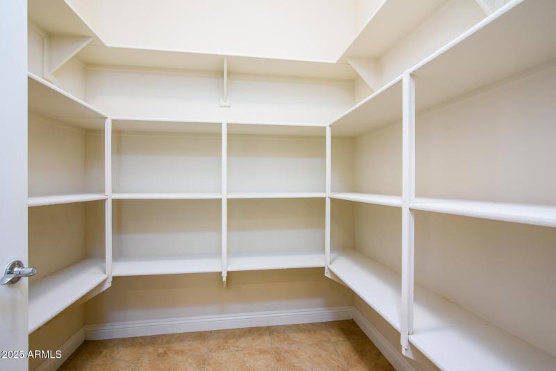 Plethora of Pantry Space!