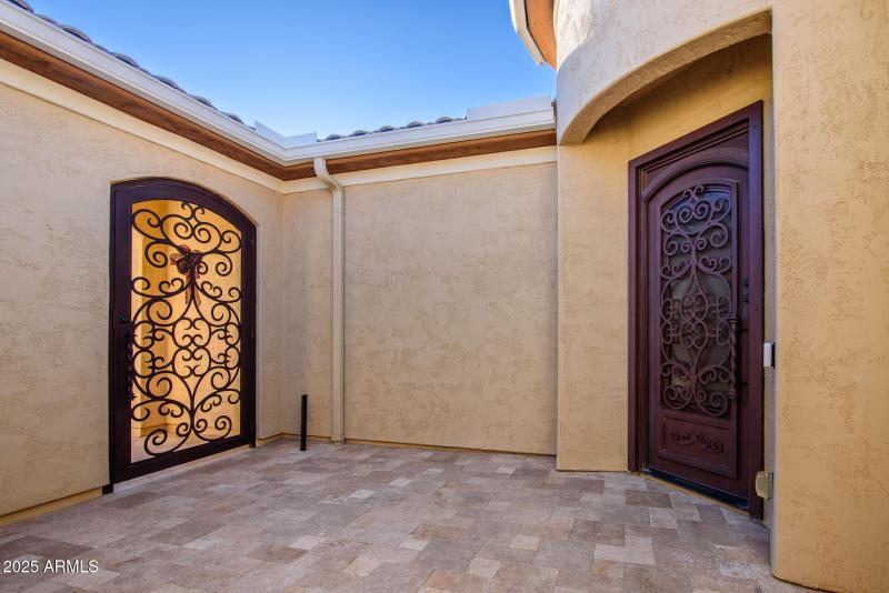 Imagine this courtyard!