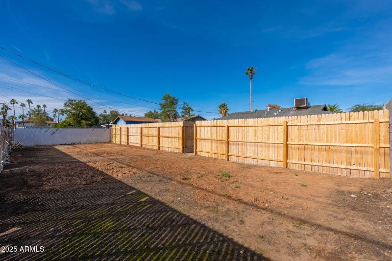 7319 E Polk St, 12-18 - 07