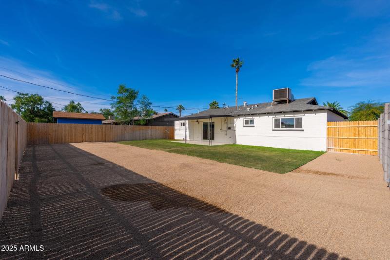 7319 E Polk St, 12-18 - 05