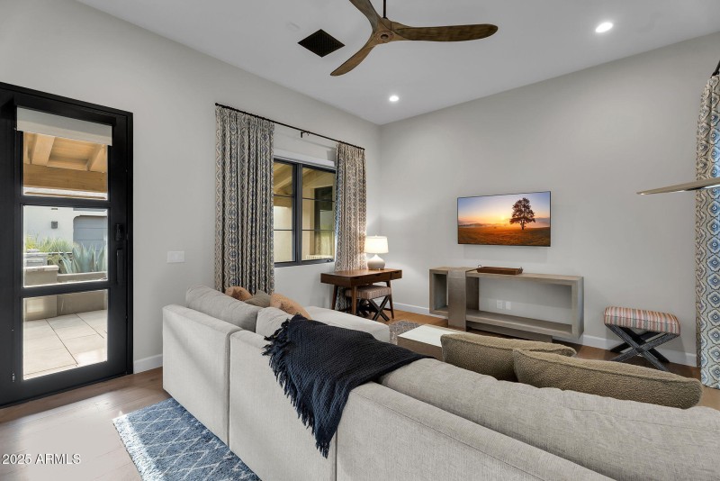 99-web-or-mls-Aniko-94