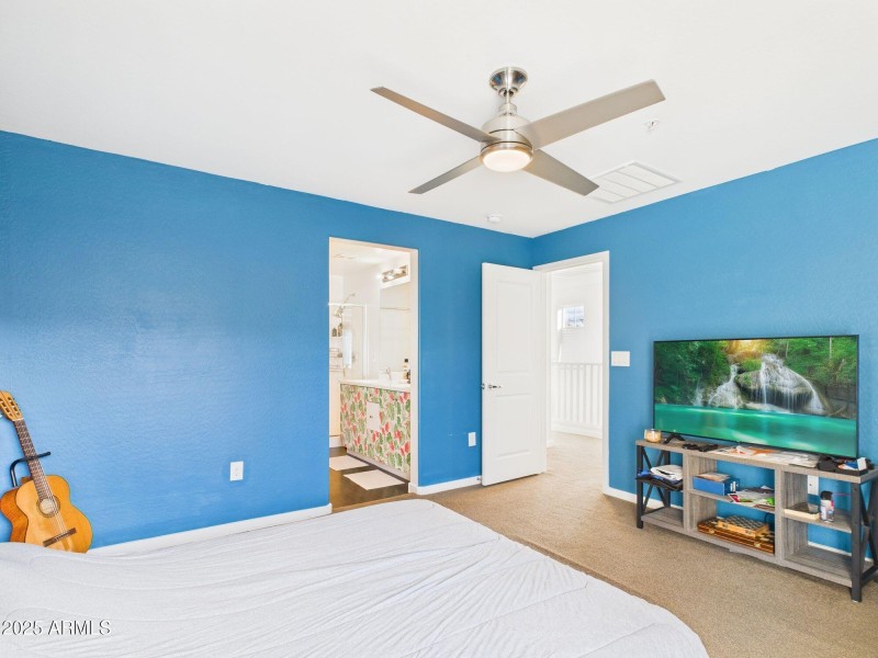 20-web-or-mls-CAM03379G0-PR0169-STILL018