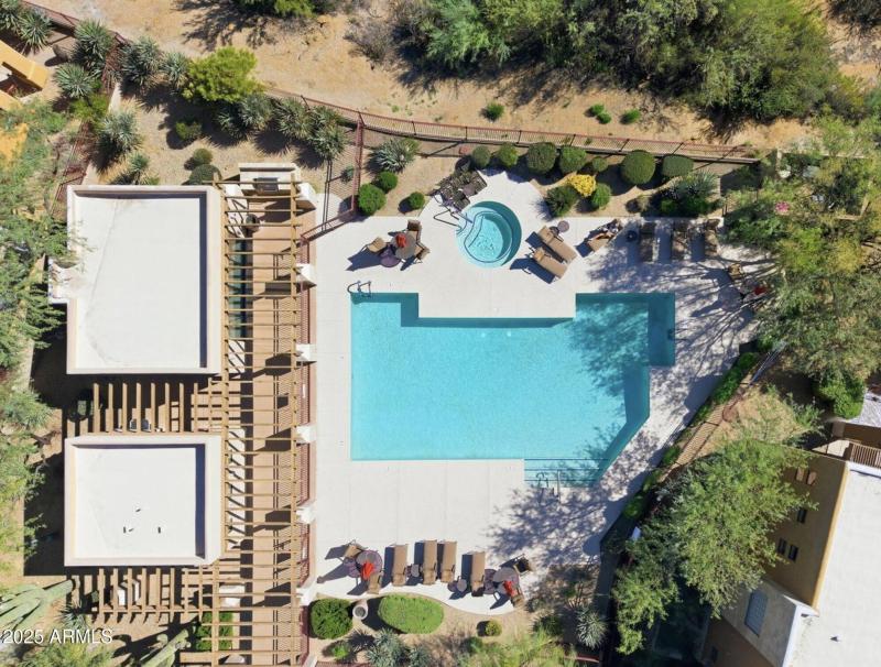 Pinnacle Pointe Unit 2037