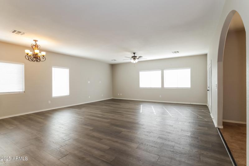 004-photo-living-room-15024585