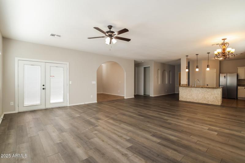 005-photo-living-room-15024586