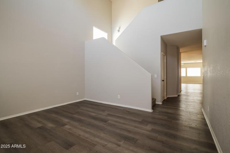 006-photo-living-room-15024598