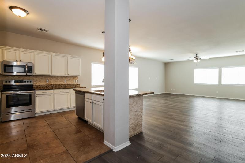 009-photo-kitchen-15024600