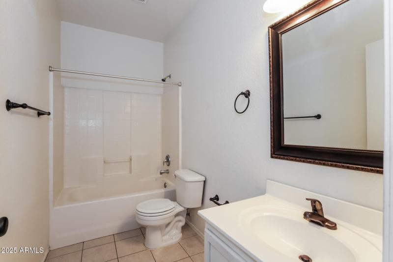 020-photo-bathroom-15024591
