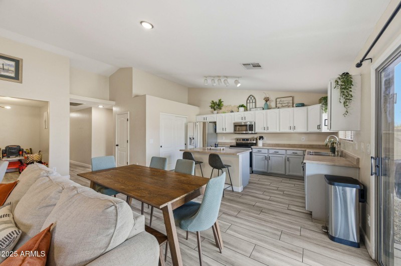 21-web-or-mls-43392 W Neely Drive-21