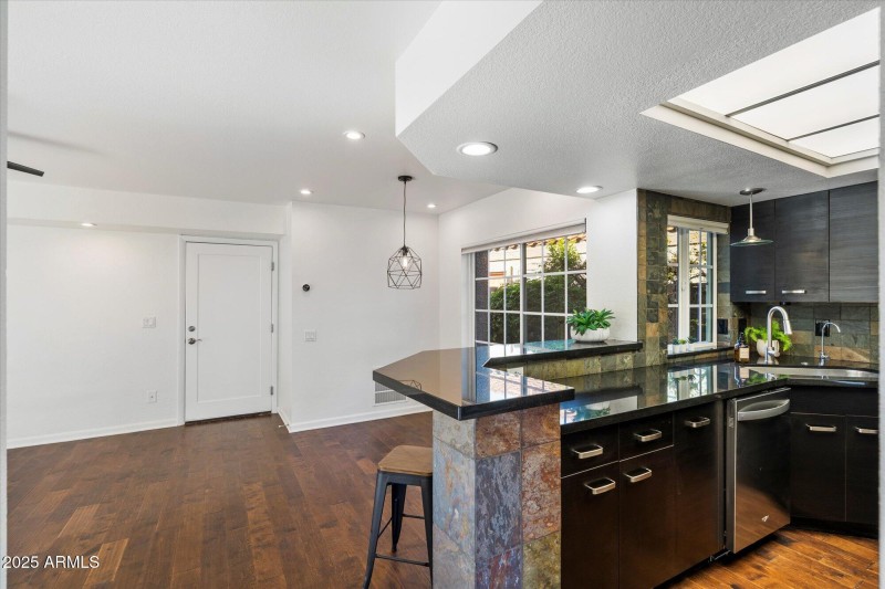 4028-East-Sunnyside-Drive-Phoenix-AZ-850