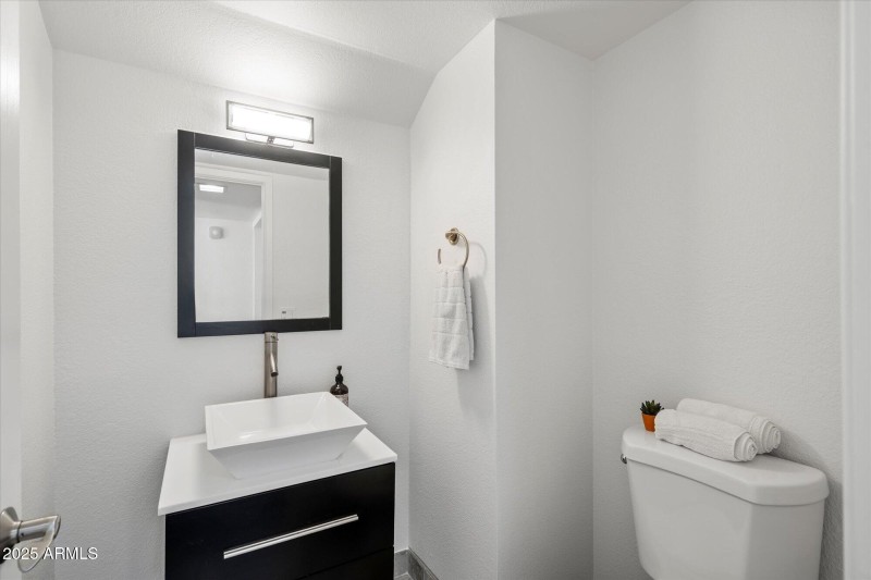 4028-East-Sunnyside-Drive-Phoenix-AZ-850