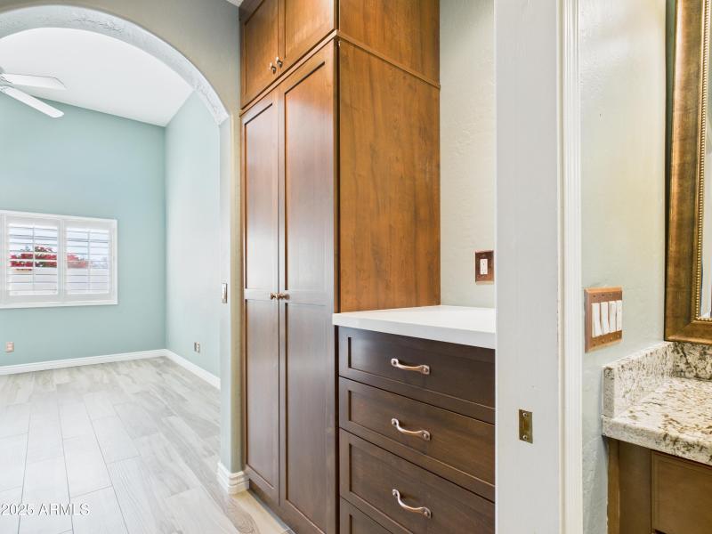 33 13826 N 96th St Primary Dressing Area