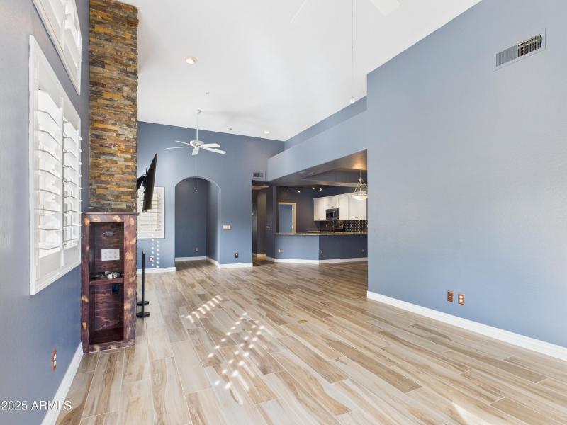 49 13826 N 96th St Living Room