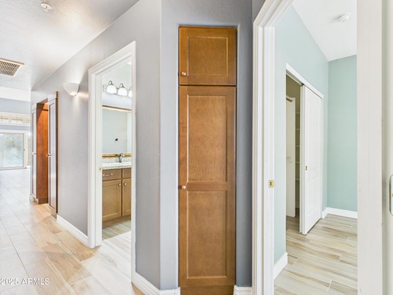 71 13826 N 96th St Hallway