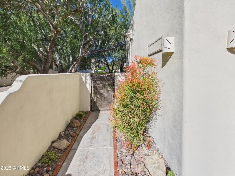 114 13826 N 96th St Sidewalk