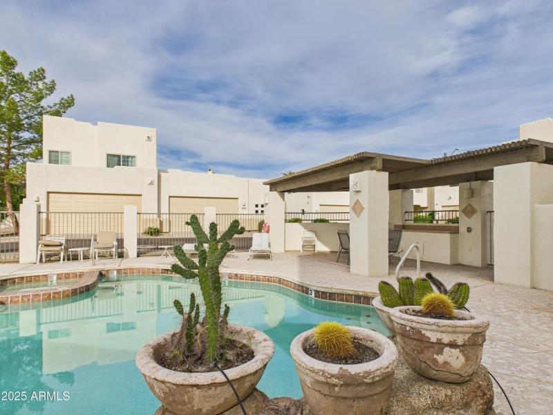 137 13826 N 96th St Community Pool