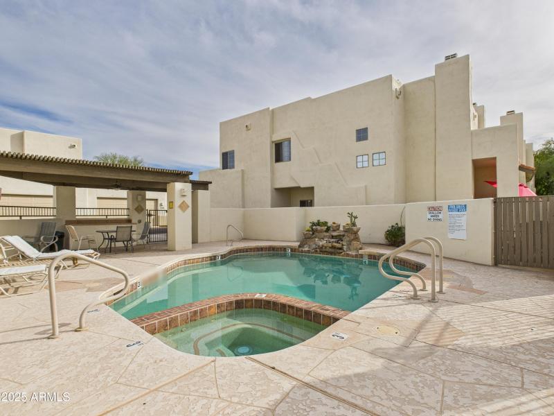 138 13826 N 96th St Community Pool