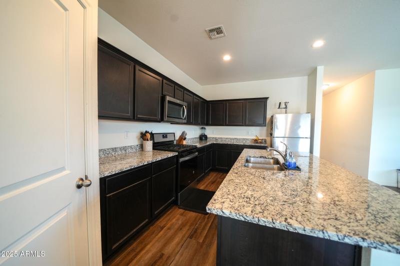 20001 W Woodlands Kitchen Close up