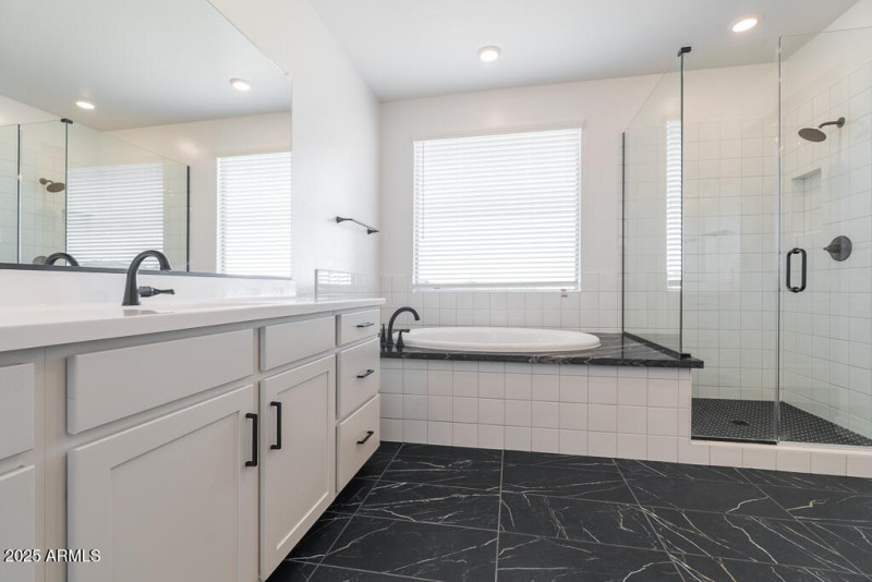 Tri Pointe Terraza 17 - Primary Bathroom