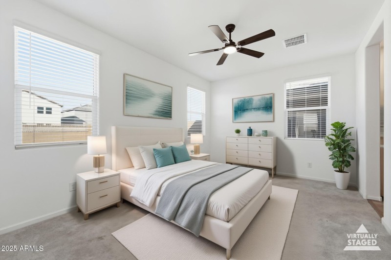 014a-primary-bedroom