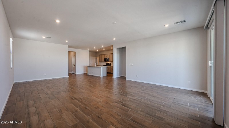 06_New-Home-for-Sale_Surprise-AZ_Century