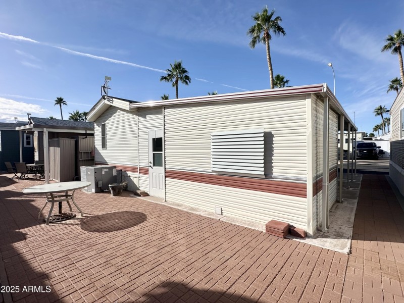 FABULOUS HUGE BACK PATIO