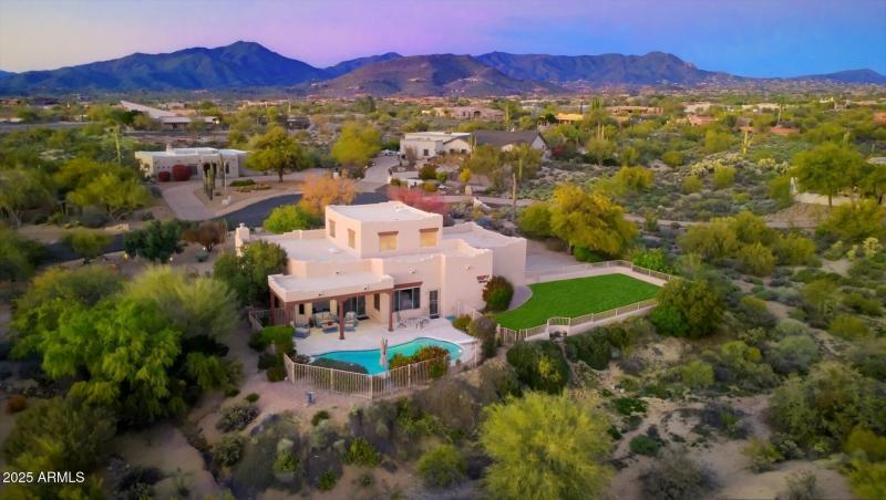 9215 E Lazywood Place