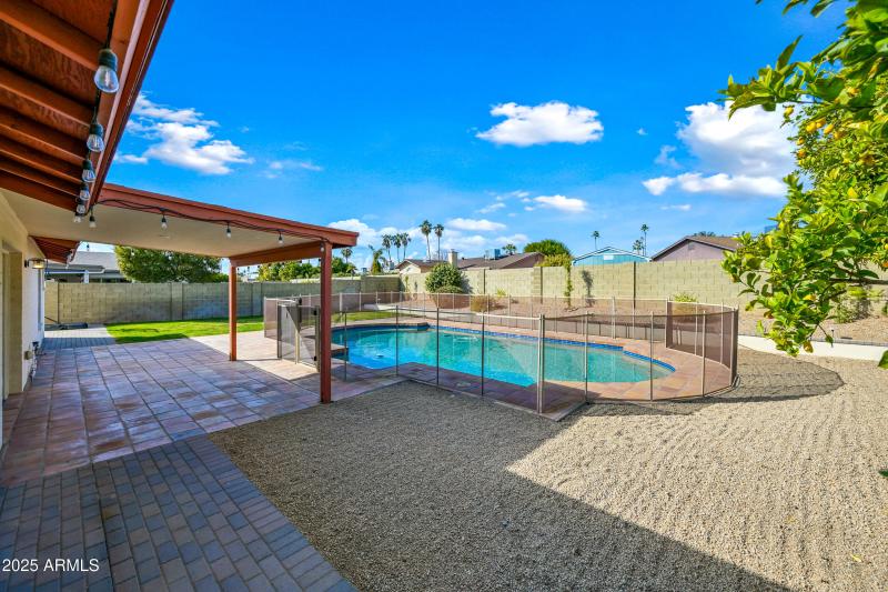 POOL N PATIO 5924