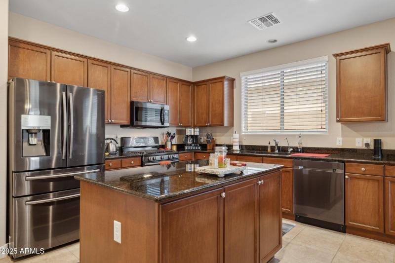 19-web-or-mls-1311-e-barrett-dr