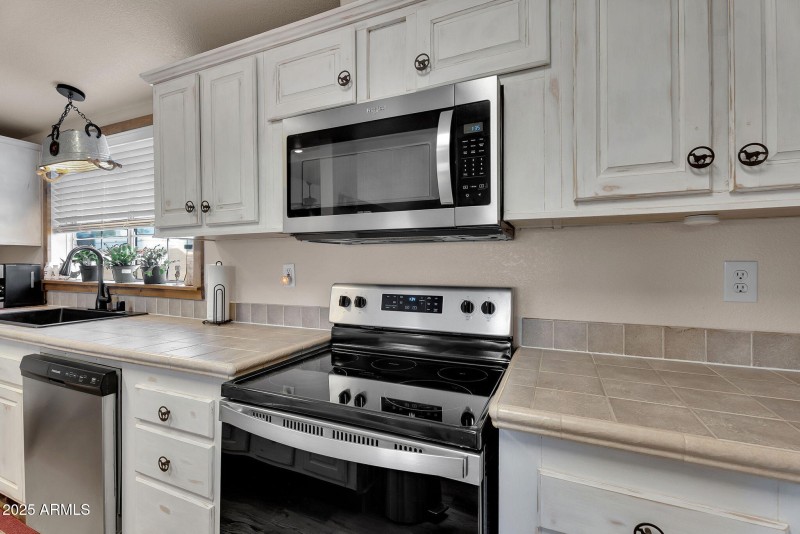 15-web-or-mls-Sentinel Rock -16