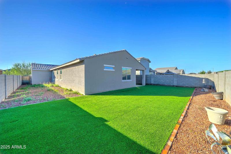 17704 W Fetlock Trail-27