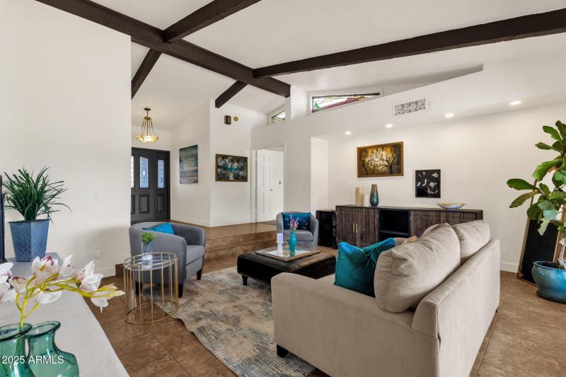 9-web-or-mls-89-n-riata-st