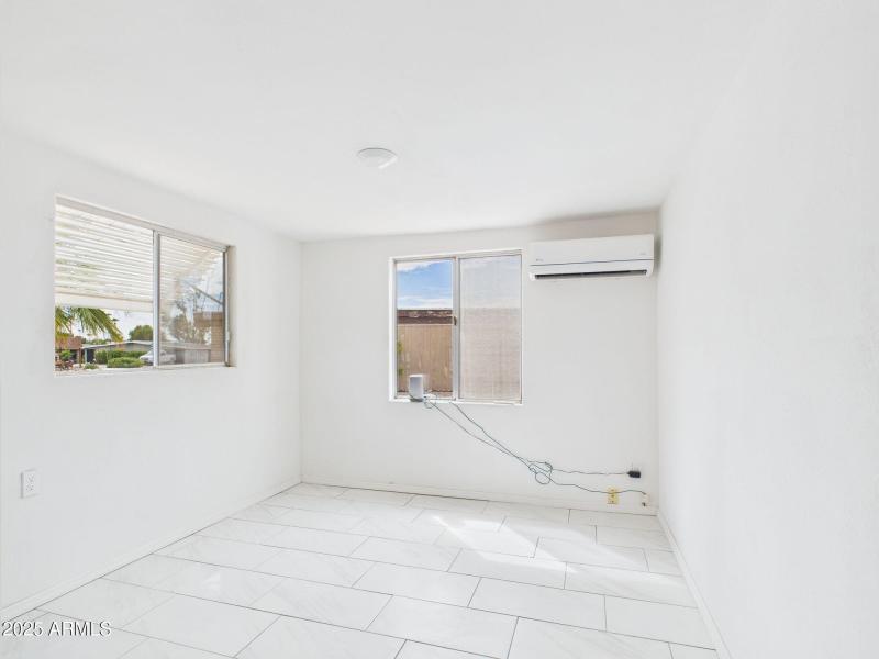 18-web-or-mls-CAM03379G0-PR0144-STILL018