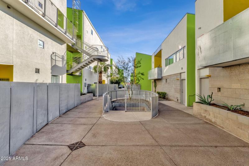 4-web-or-mls-1111-w-university-dr-3011