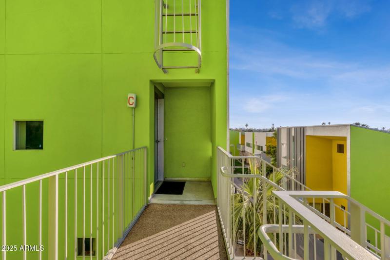 7-web-or-mls-1111-w-university-dr-3011