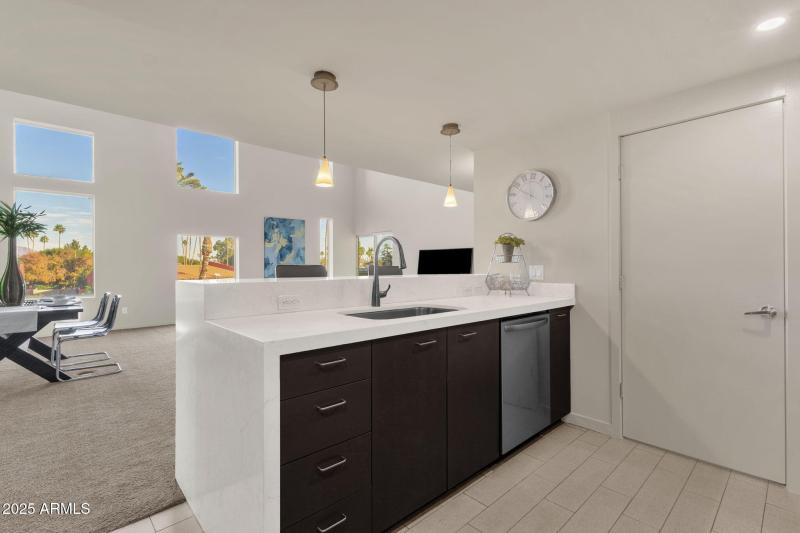 13-web-or-mls-1111-w-university-dr-3011