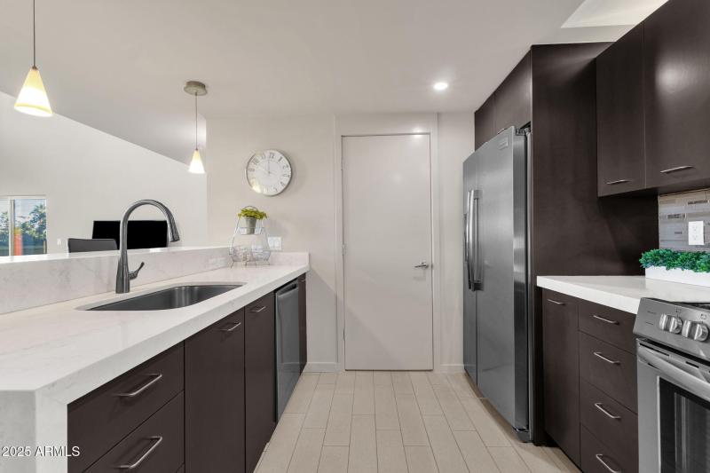 16-web-or-mls-1111-w-university-dr-3011