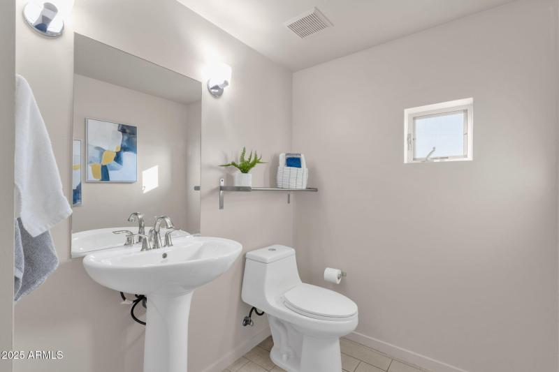 24-web-or-mls-1111-w-university-dr-3011