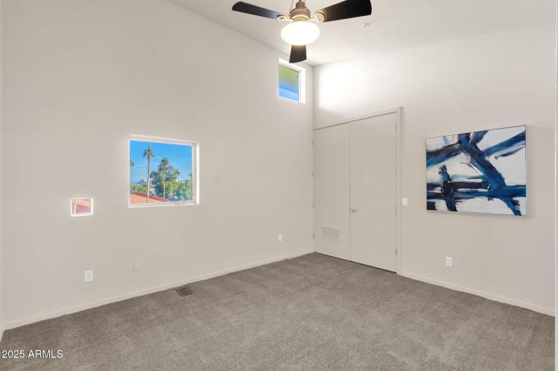 42-web-or-mls-1111-w-university-dr-3011