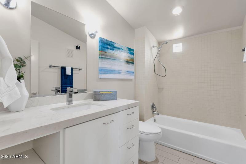 45-web-or-mls-1111-w-university-dr-3011