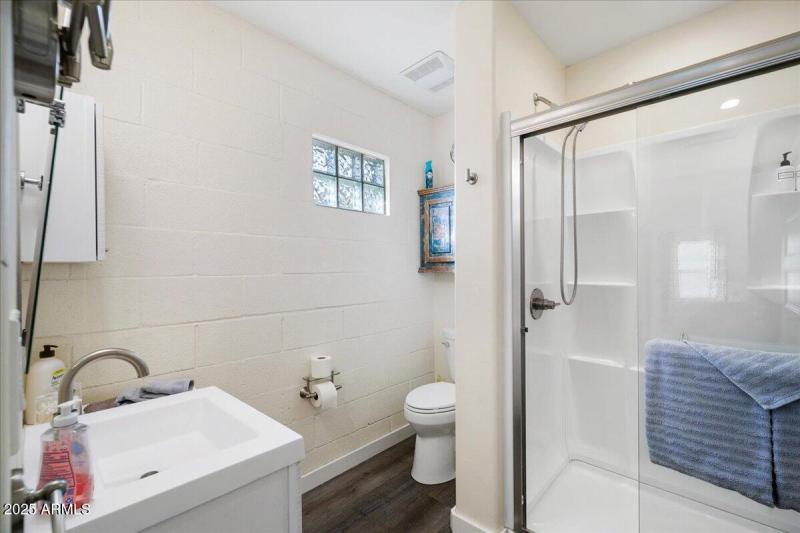 Guest House Bathroom