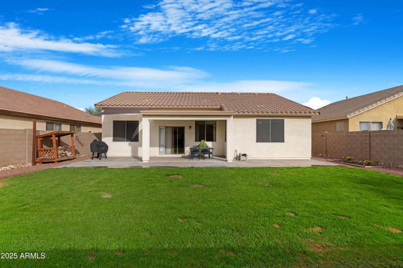 Covered Patio & Lawn Space