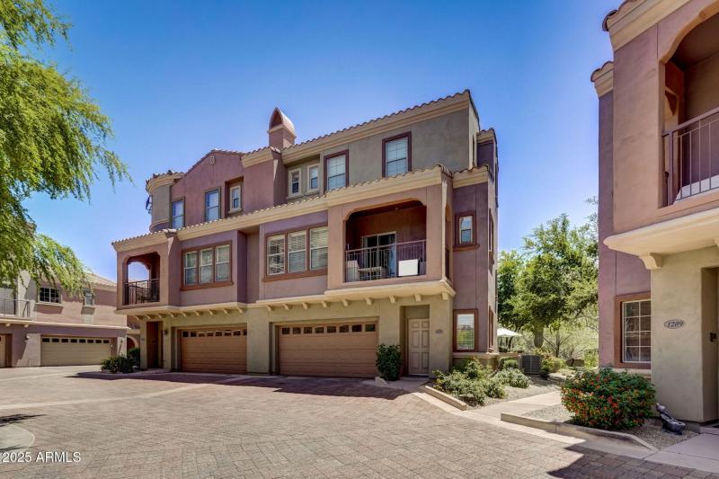 E Rough Rider Rd 1212-002