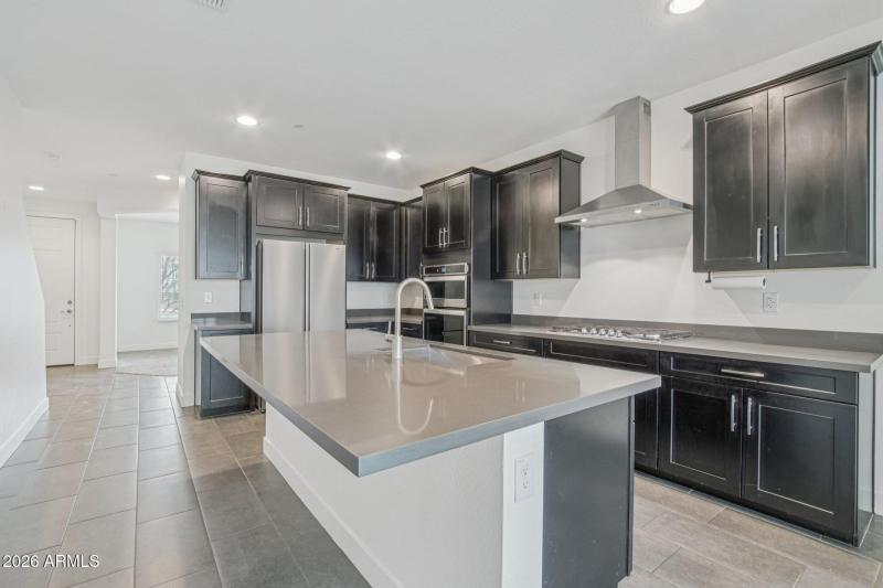 11-web-or-mls-N 212th Ave-S0201-011