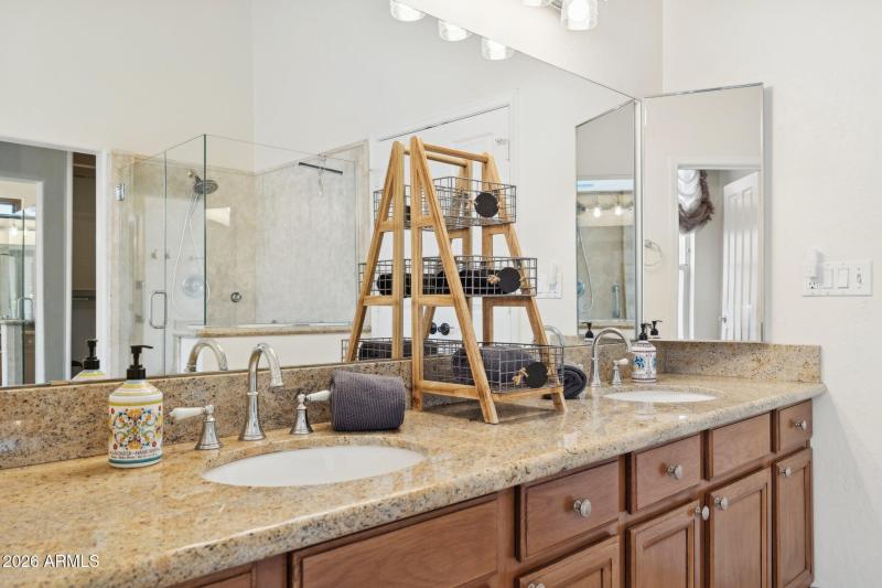 21-web-or-mls-4831-e-fernwood-ct