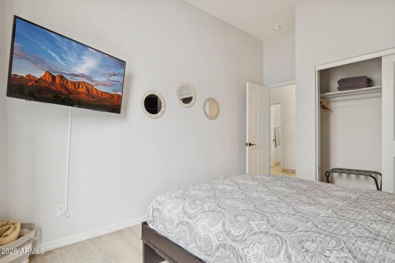 29-web-or-mls-4831-e-fernwood-ct