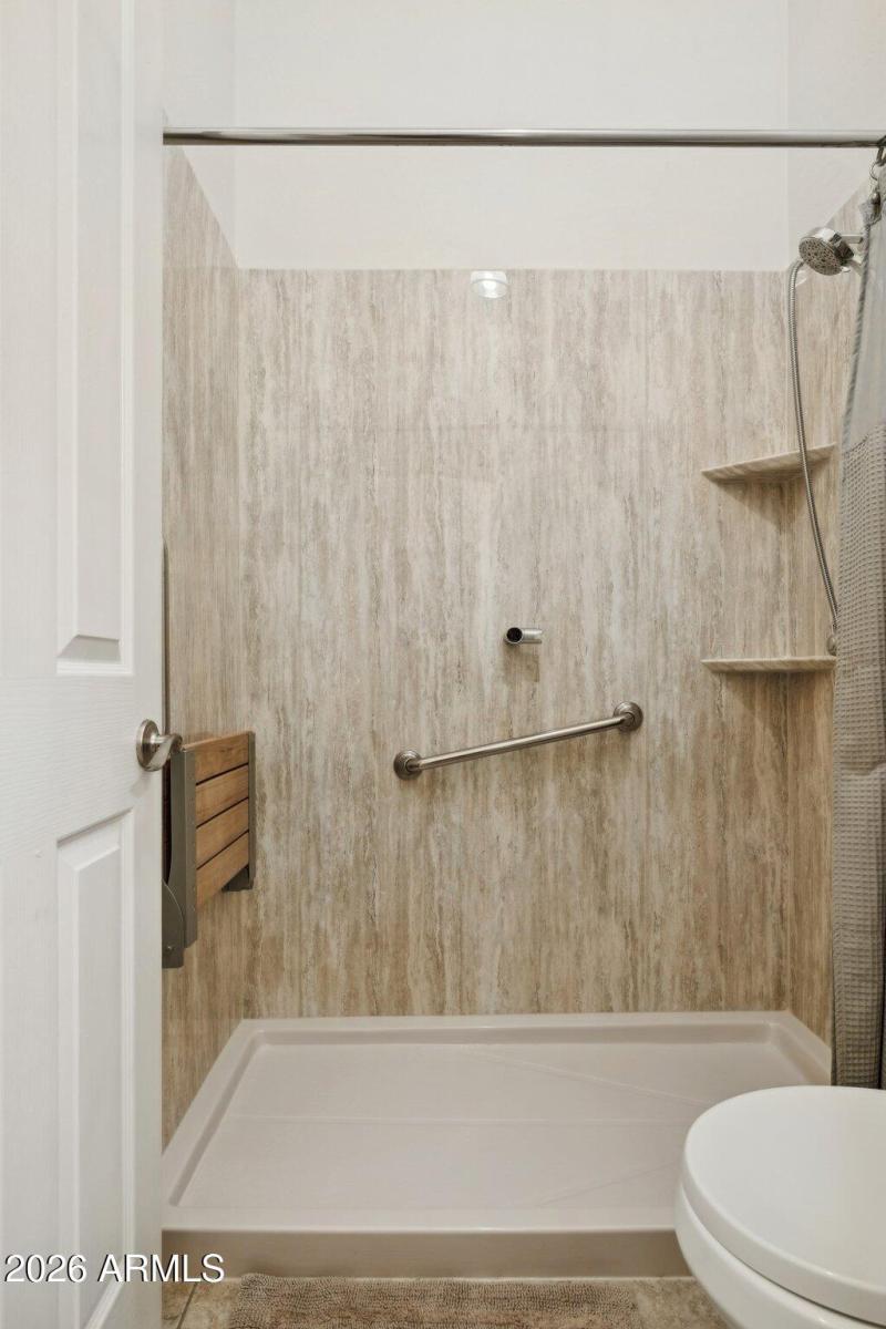 32-web-or-mls-4831-e-fernwood-ct