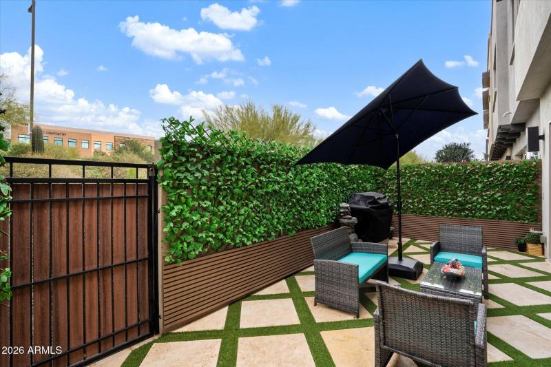 Modern, Maintenance-Free Patio Design